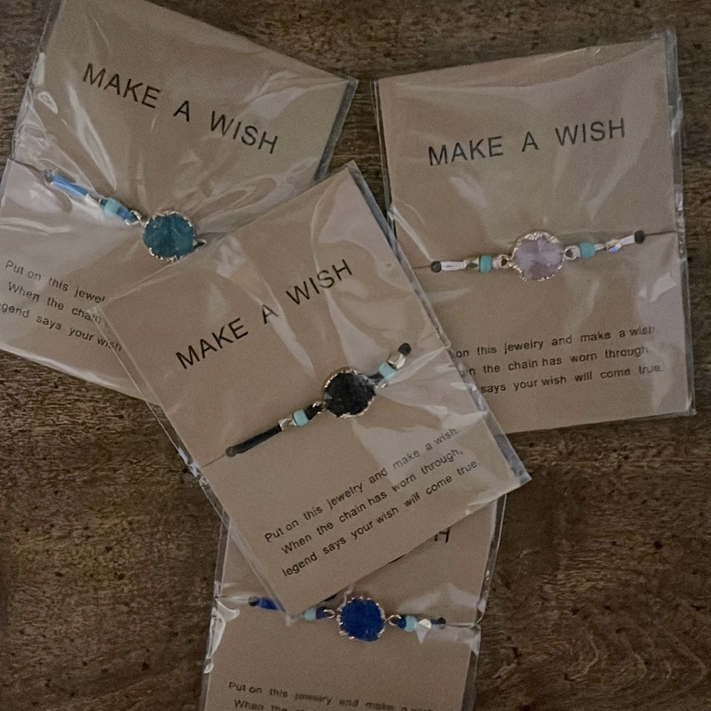Cool Make a wish bracelet with varieties of colors!